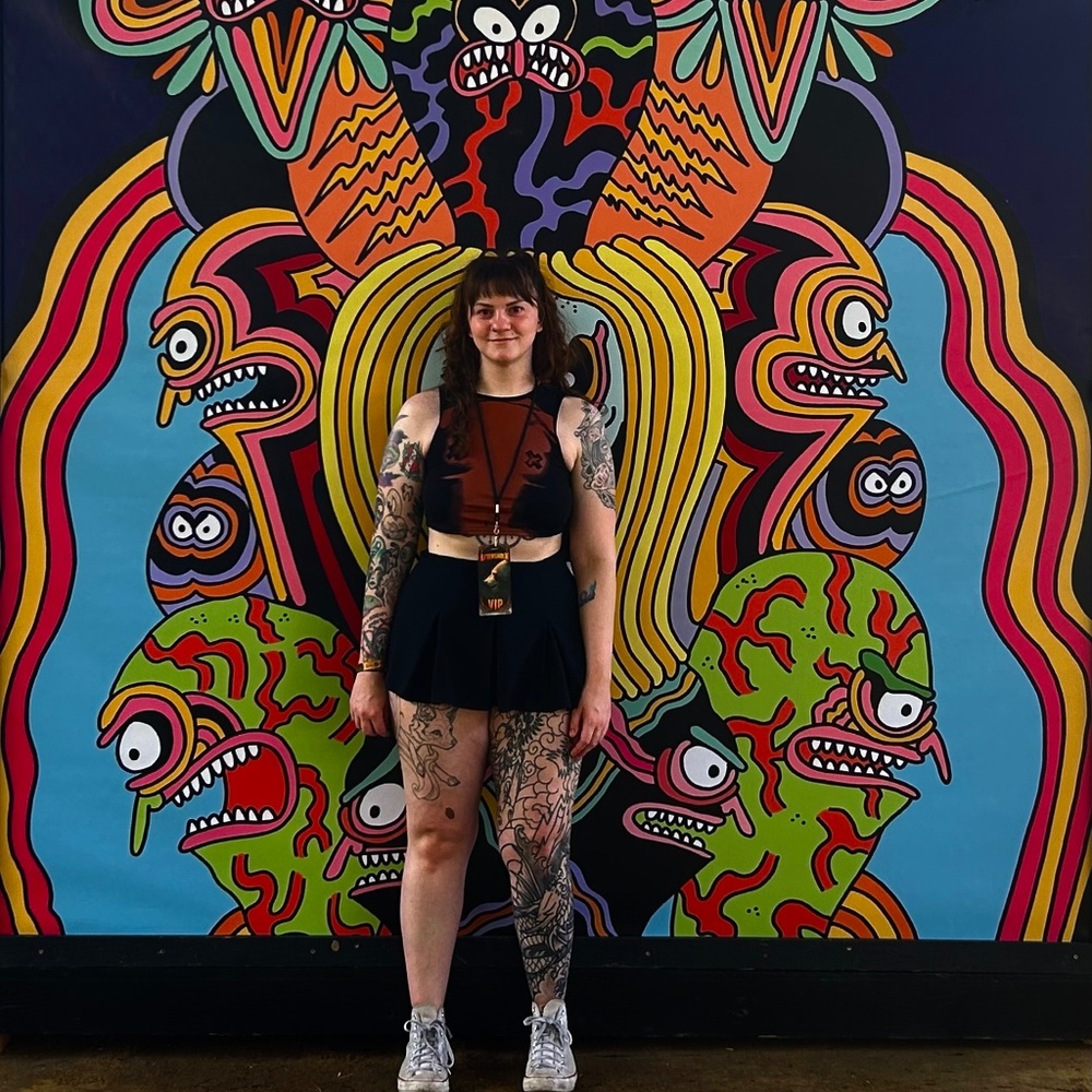 Meet your Posher, Larissa